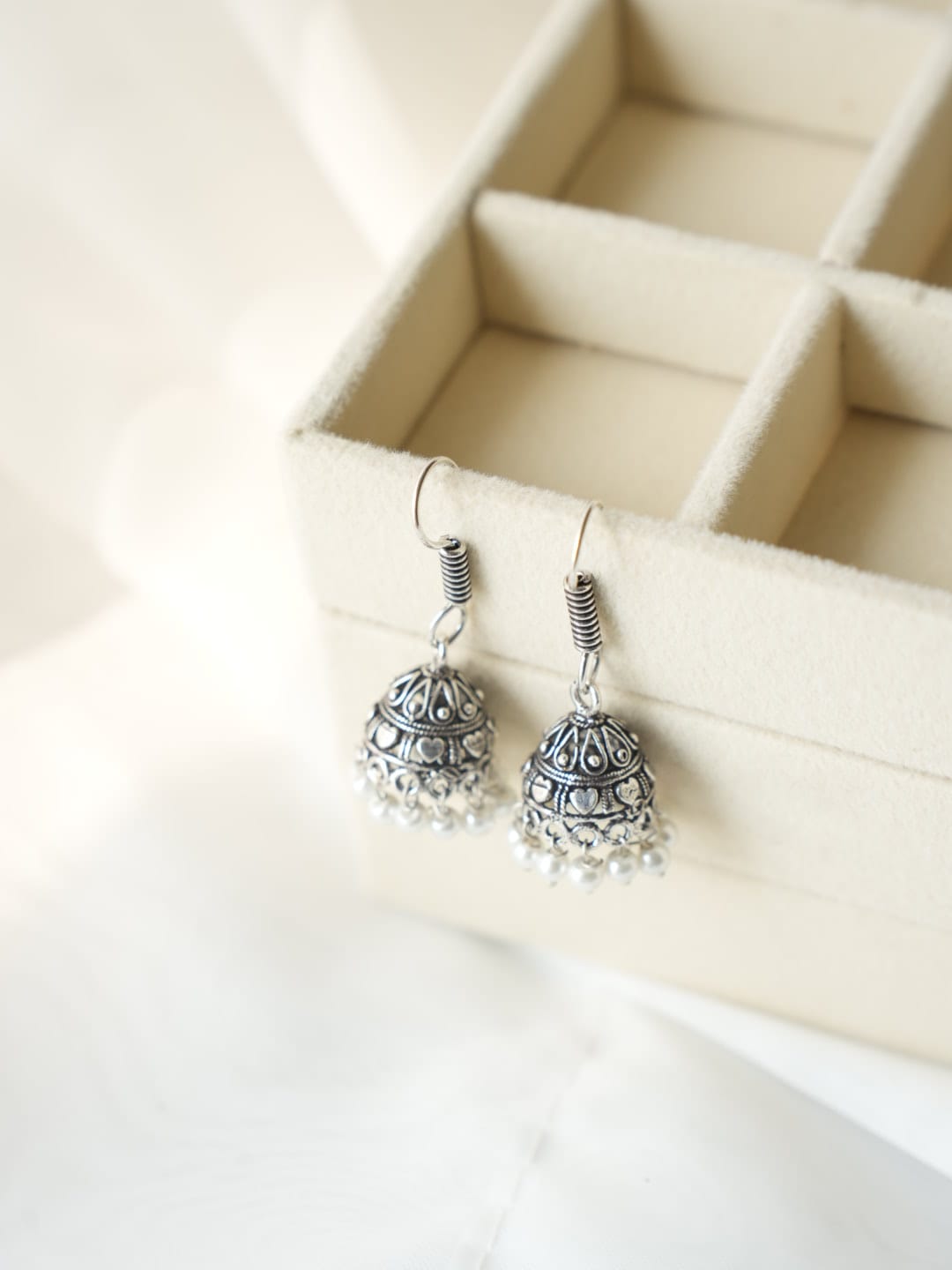 JH-47 - Silver Pearly Jhumka - Earring
